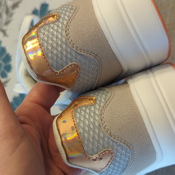 Nwt European sneakers - Picture 6 of 6